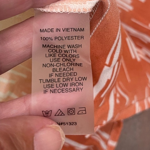 CHAUS New York Sleeveless Front Zipper Blouse Top.Size L - Picture 12 of 13